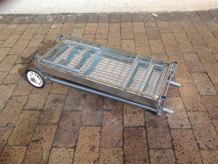 (collapsed) Fold Up Braai with Grid (1.6mm) - 700 x 350 x 850 high - FF553